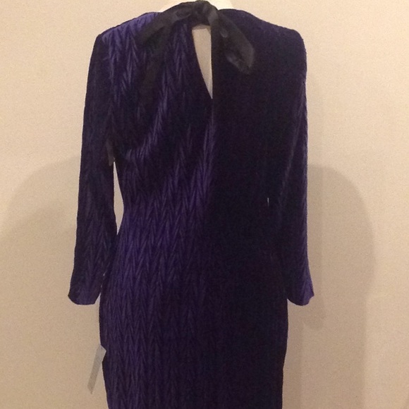 Maggy London Chevron Pleat Velvet Sheath Dress - Picture 8 of 8